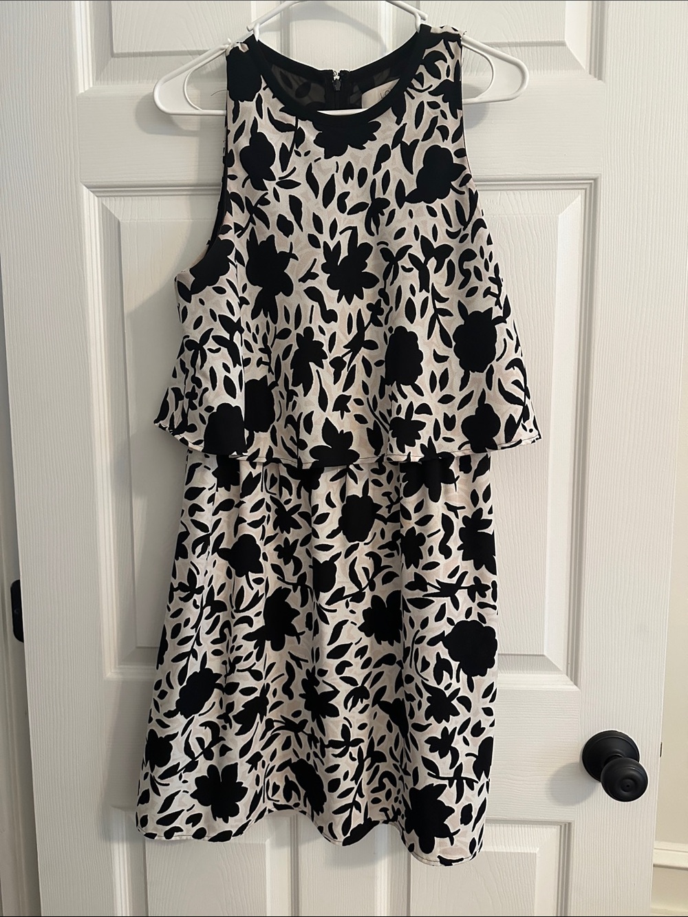 LOFT Black and White Floral Print Blouse Sz 8